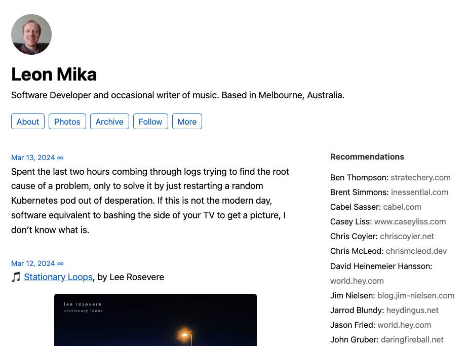 Screenshot of lmika.org with the blogroll recommendations displayed as a sidebar