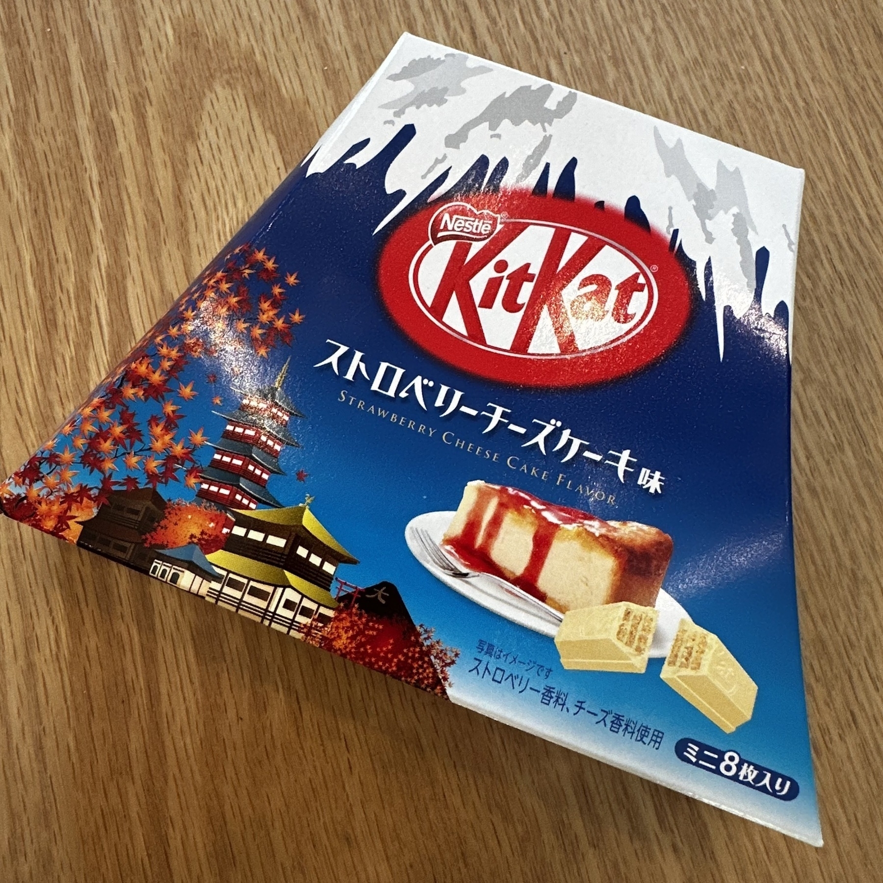 Strawberry cheese cake flavor KitKats from Japan