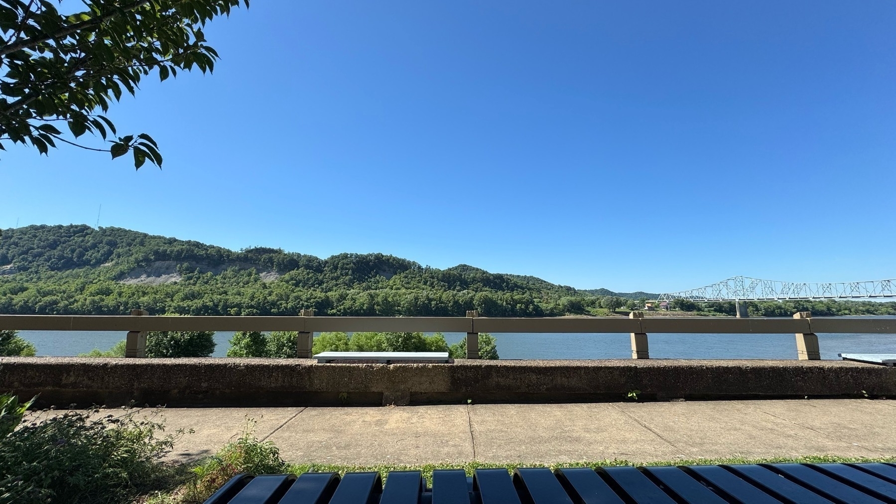 photo of the Ohio River from Alexandra Point Park