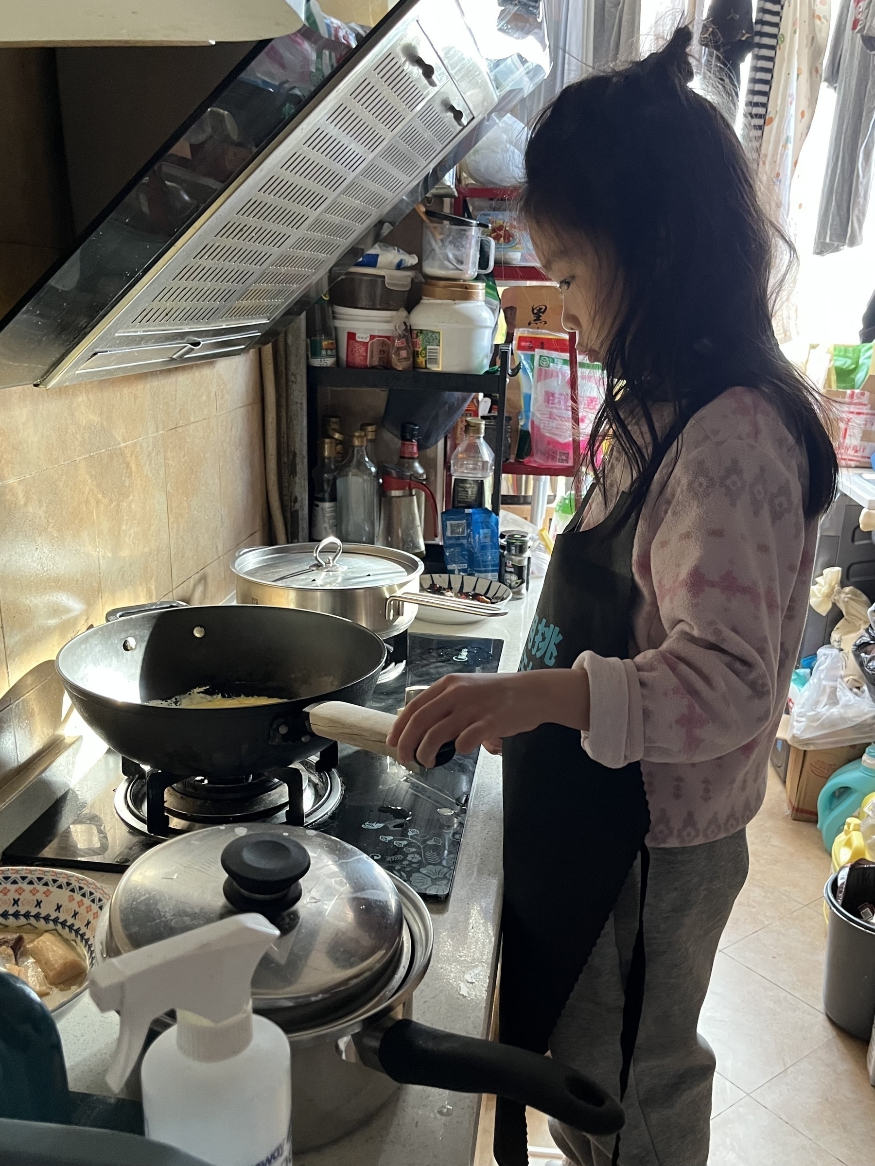 Hamer looked adorable in her apron while preparing breakfast for us