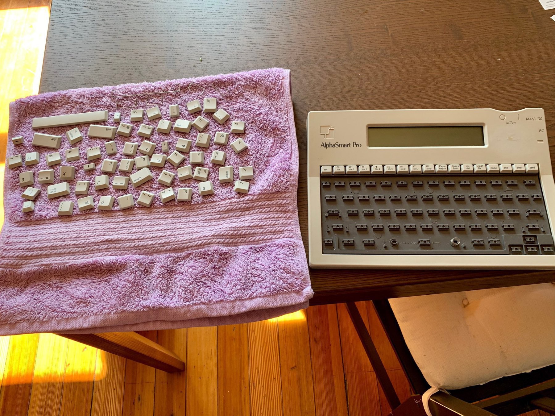 AlphaSmart Pro with all key caps removed