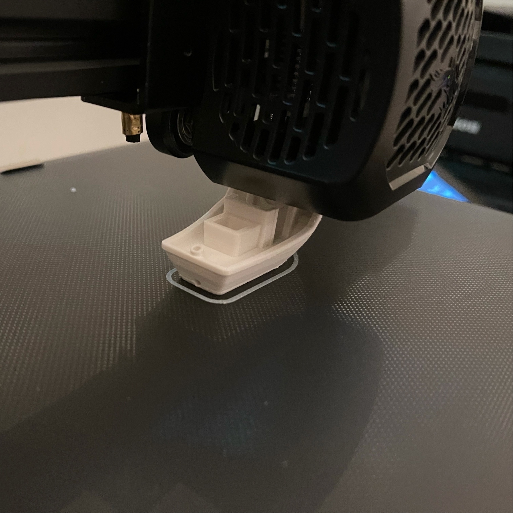 3D printer printing a "Benchy"