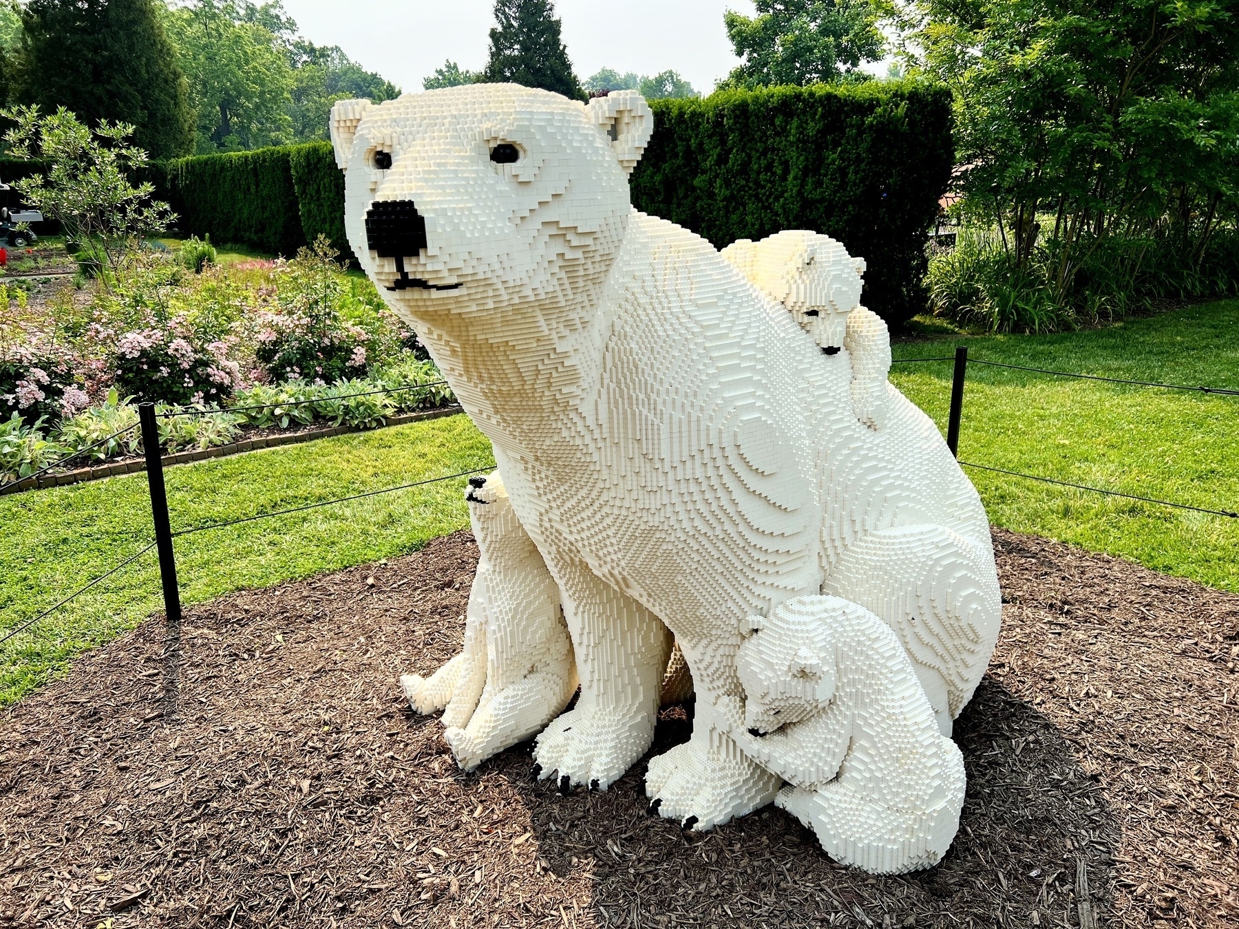 Polar bear and cubs in LEGO
