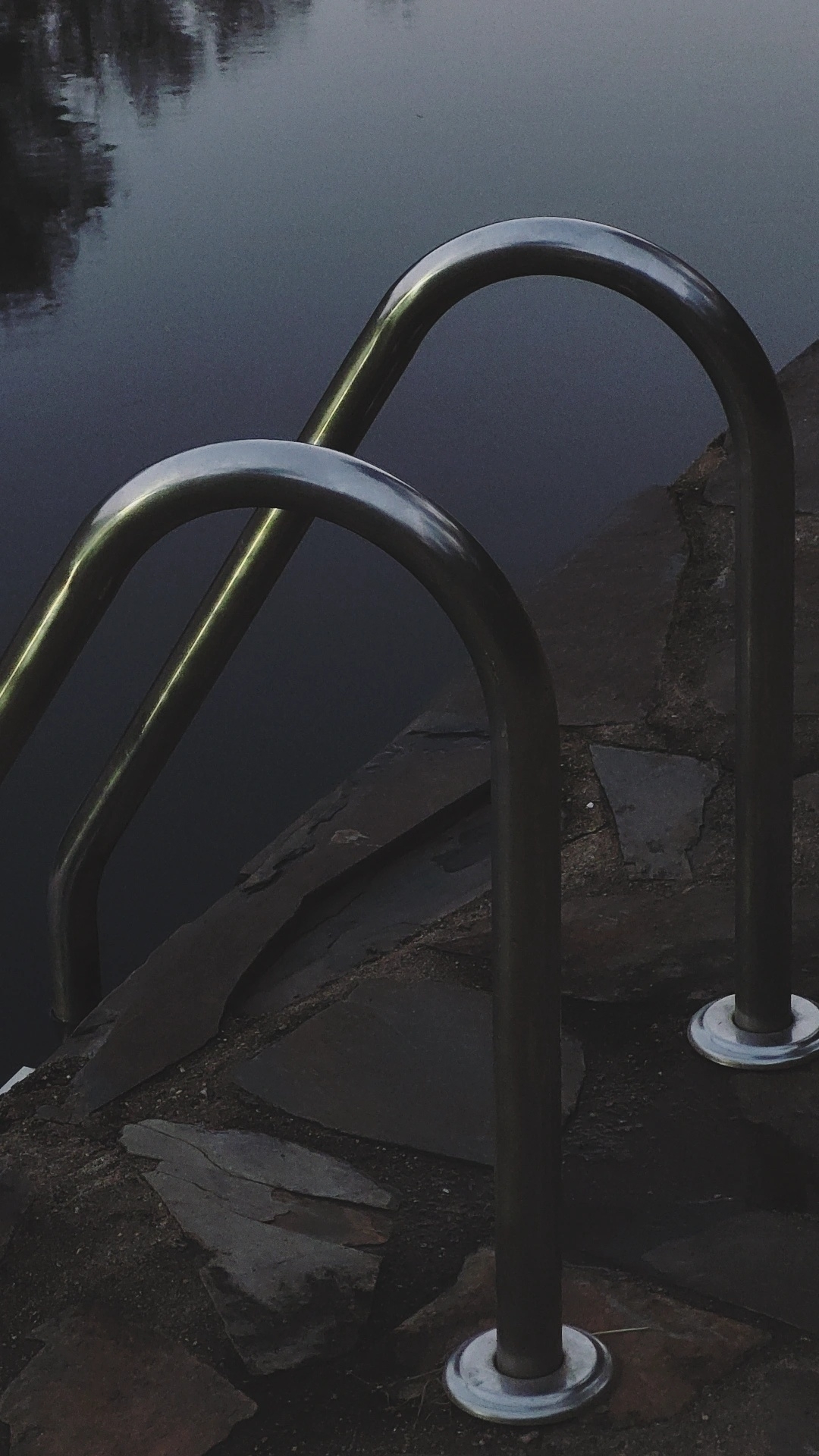 Pool stairs 