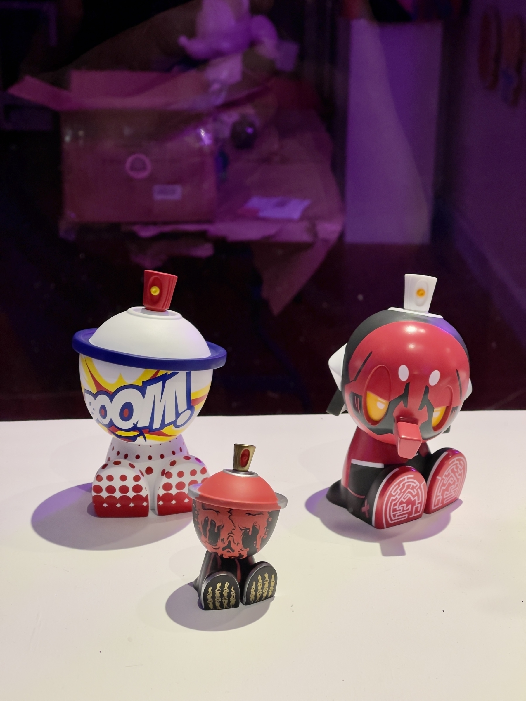 Miniature robotic art toys.