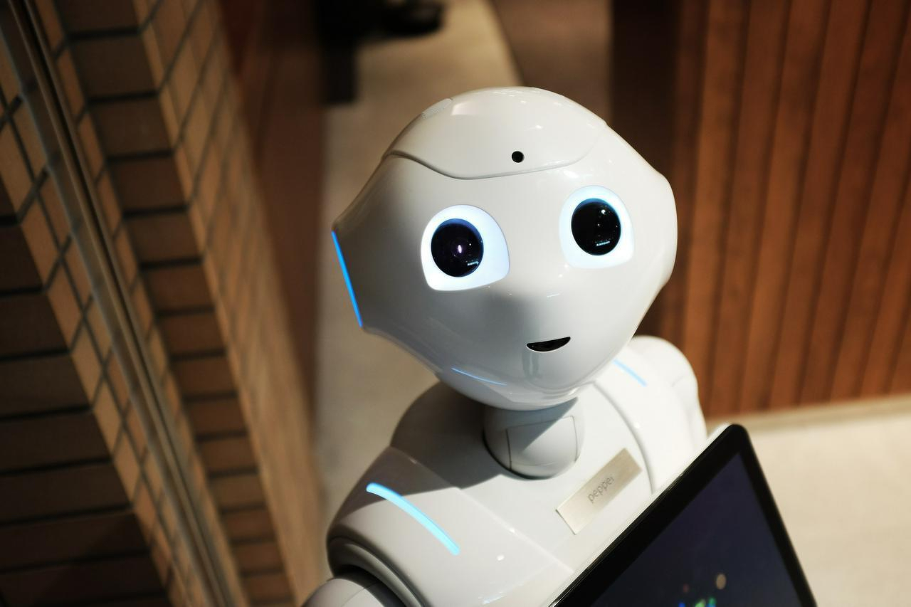 Robot photo by Alex Knight on Unsplash
