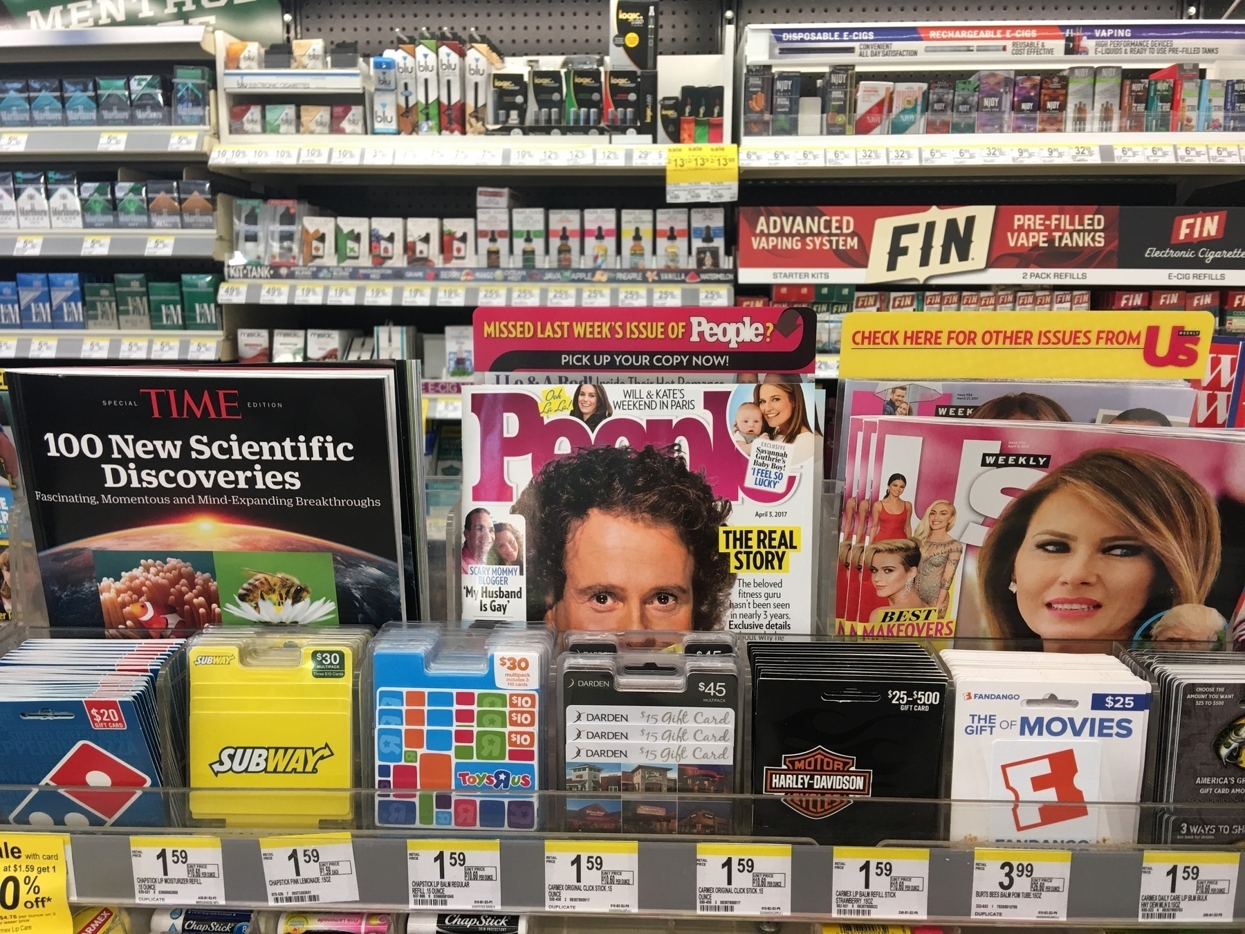 Richard Simmons on the cover of People Magazine at a drug store checkout - iPhone 6s+