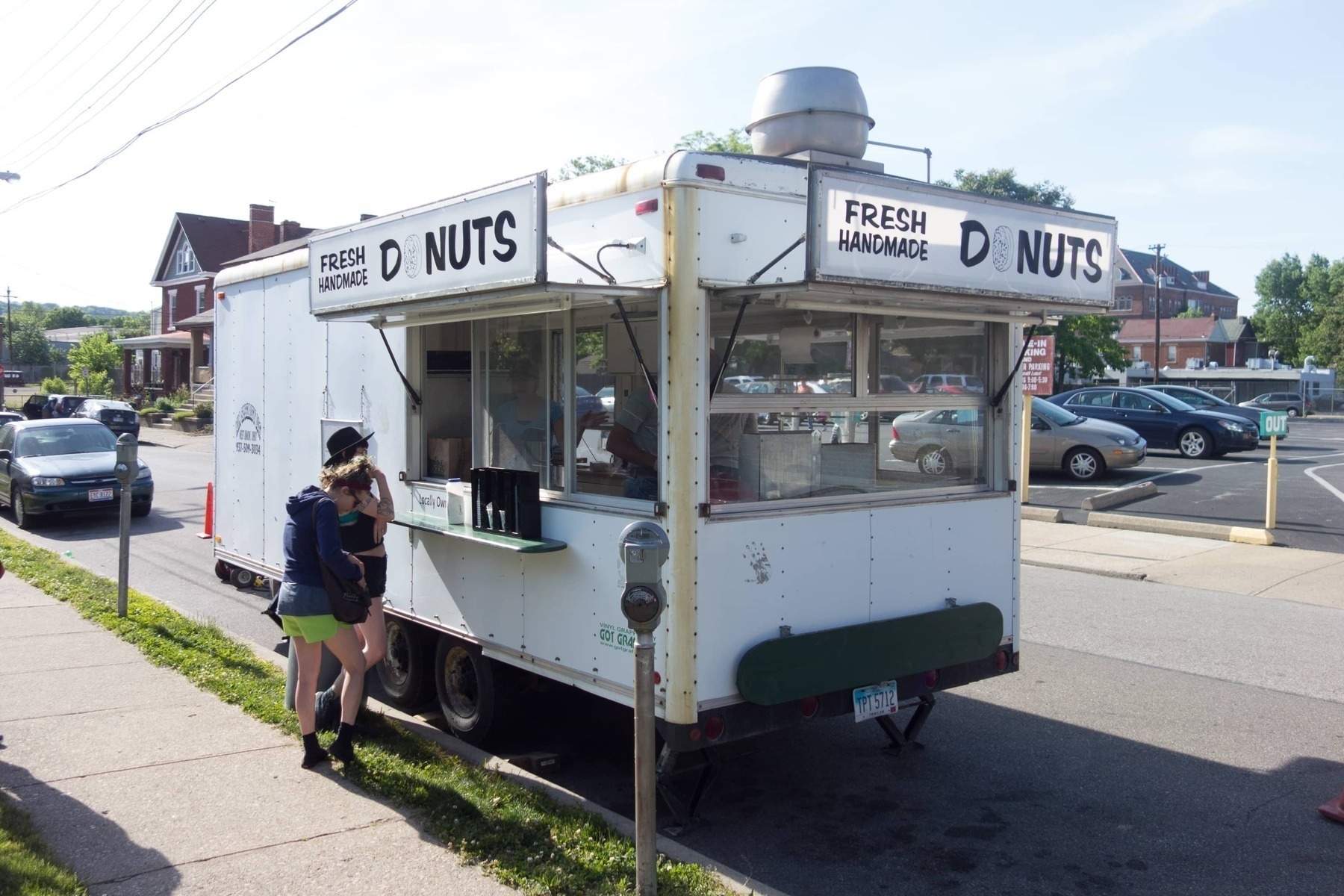 Trailer with handmade donuts - Sony RX100