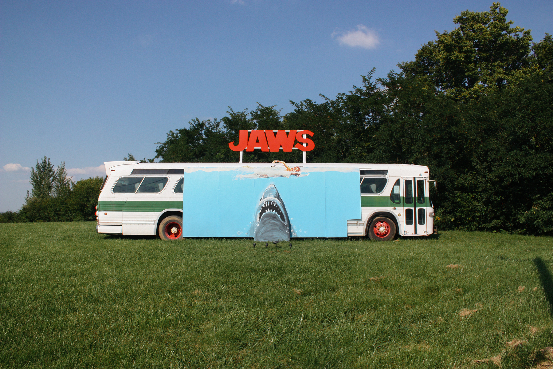 Large scale JAWS movie art on a bus promoting an upcoming show at a drive-in - Canon Rebel XSi