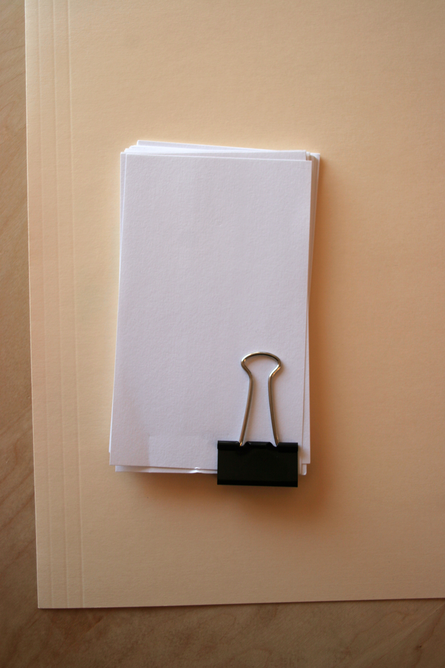 Binder clip on a stack on index cards - Canon 20D