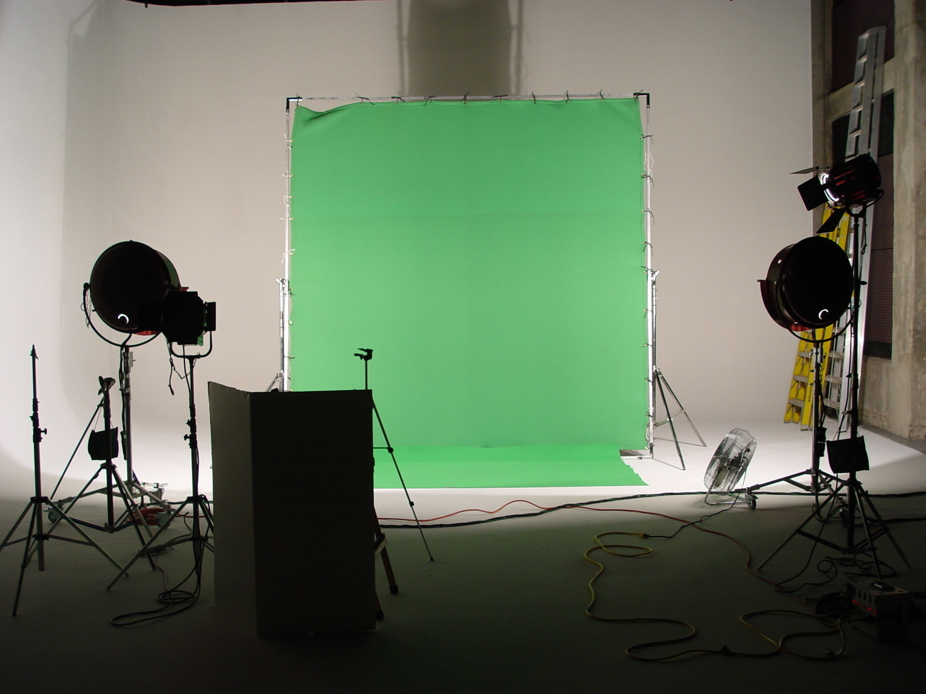 Green screen with lights - Sony Cybershot