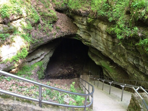 Entrance to mammoth cave