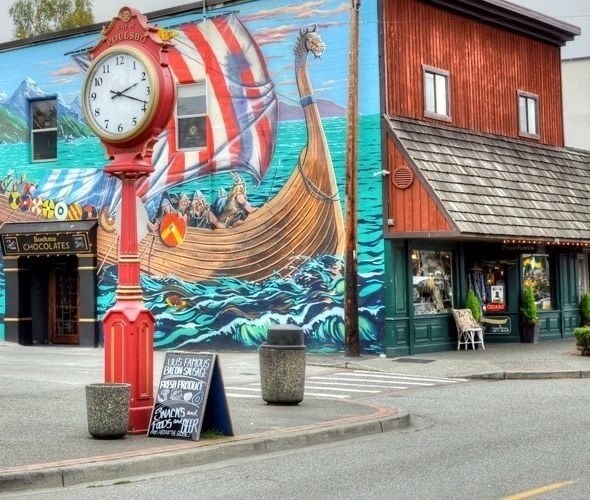 Poulsbo clock and mural