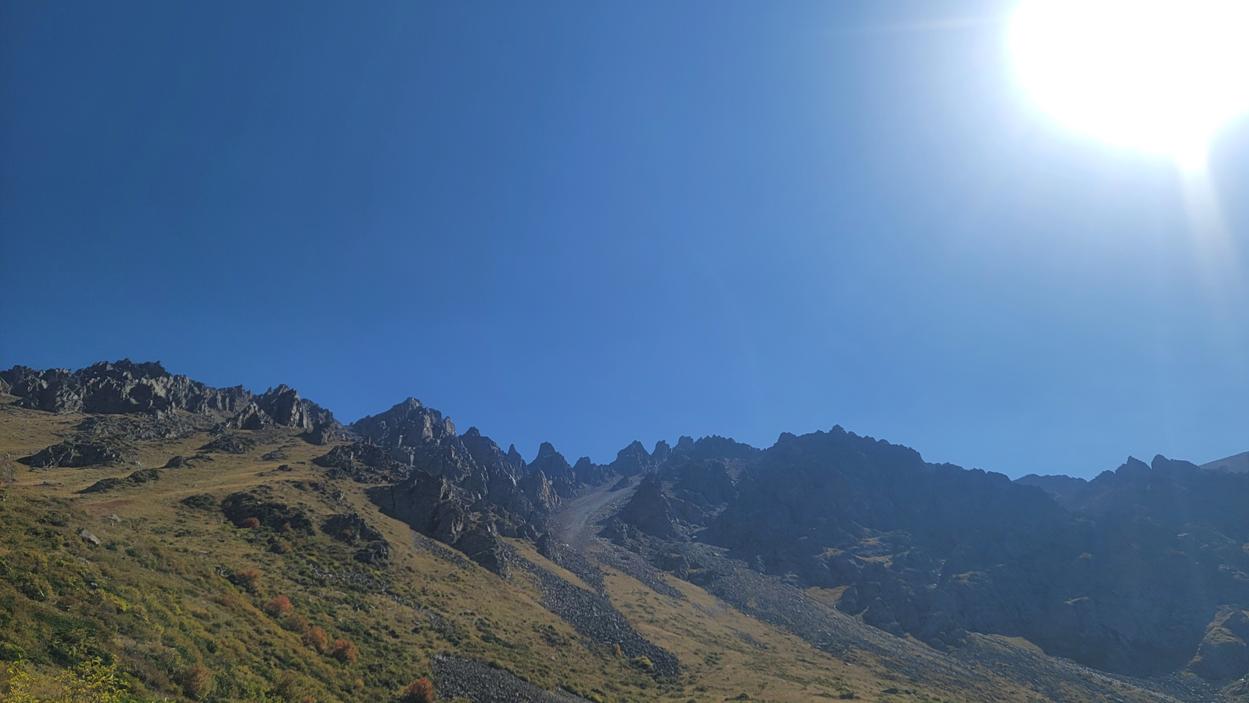 Rocky mountain/hill peaks