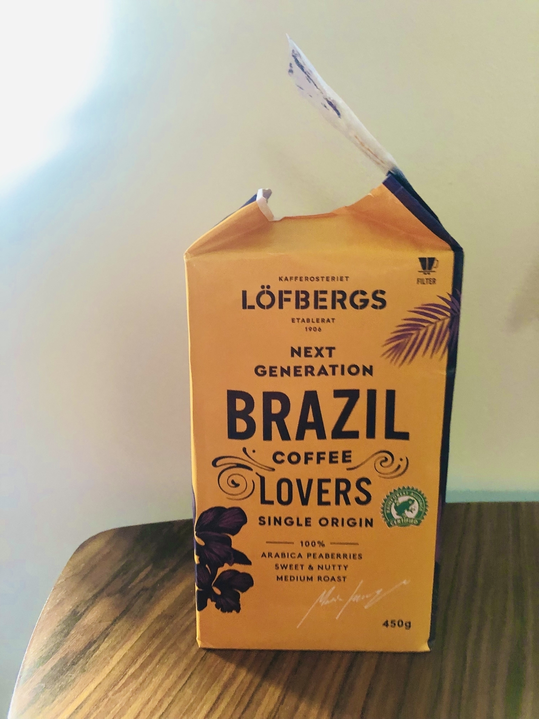 A coffee pack from Löfbergs. It says it’s Brazilian coffee. 