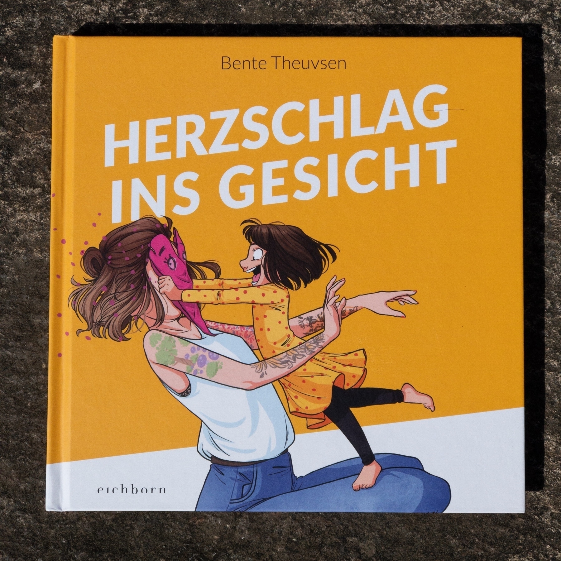 Foto eines Buches von Bente Theuvsen: Herzschlag ins Gesicht (ISBN: 978-3-8479-0078-8).