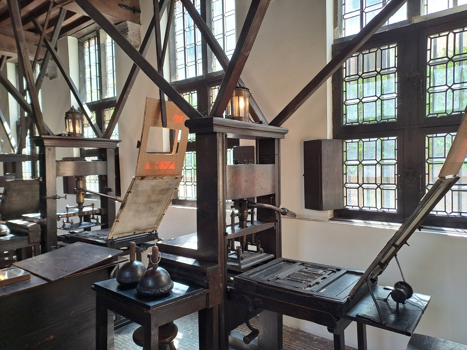 Oude drukpersen in het Plantin Moretus museum