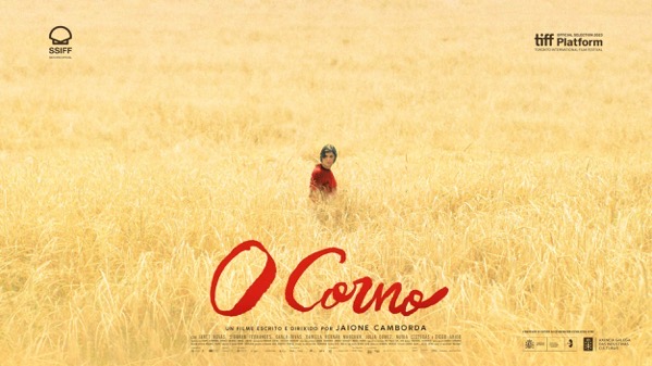 Cartel de la película O Corno, con la protagonista en medio de un campo de centeno