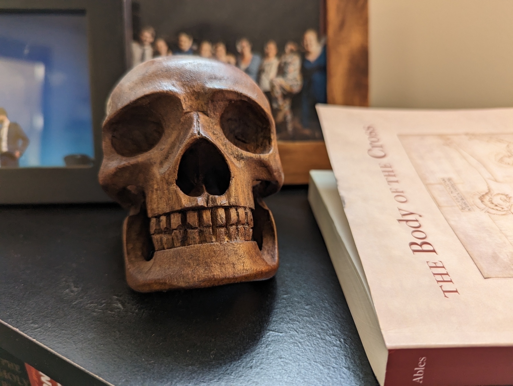 A skull on a shelf: memento mori