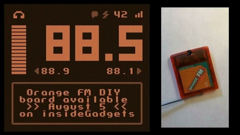 Screen grab of FM radio software showing the frequency 88.5 and a signal strength indicator along with the Orange FM cartridge for Game Boy.