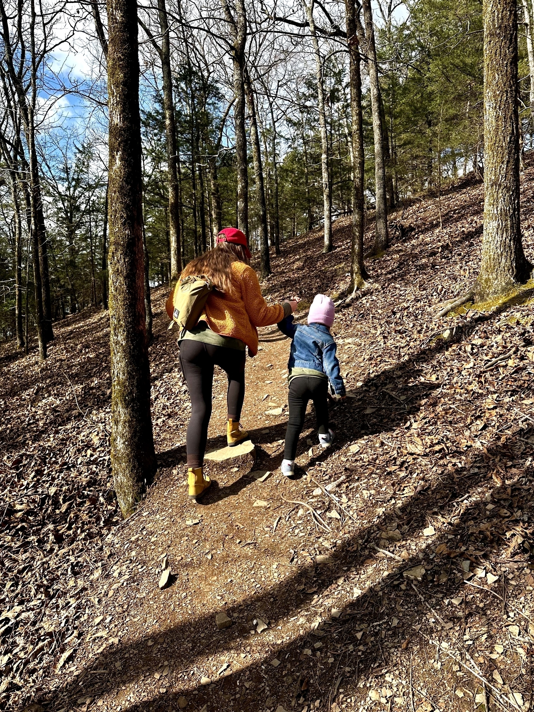 Kalena and Rowyn hiking in Broken Bow