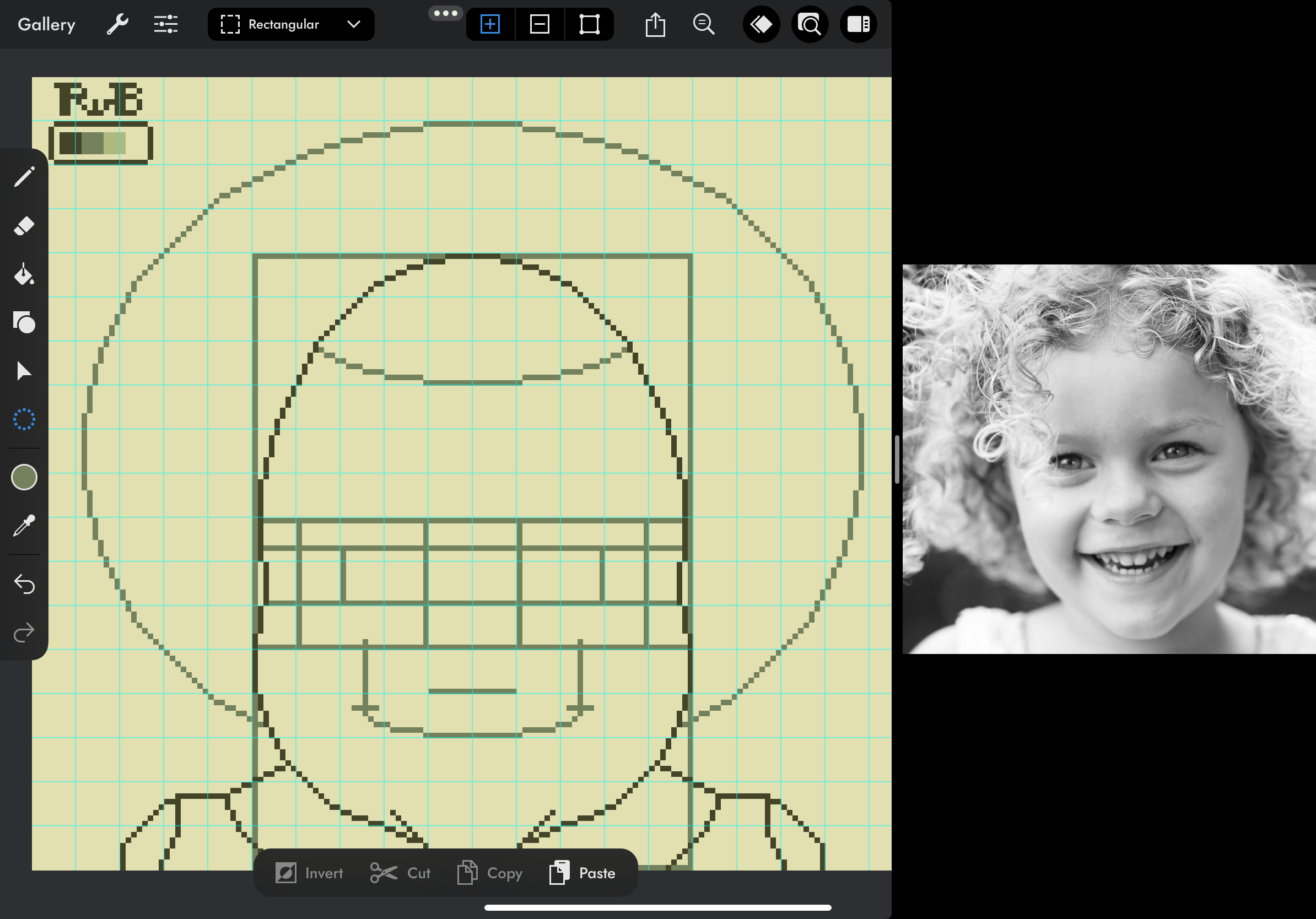 screenshot of a pixel art drawing and a reference photo next to it, in which the drawing shows the proportions from the reference photo