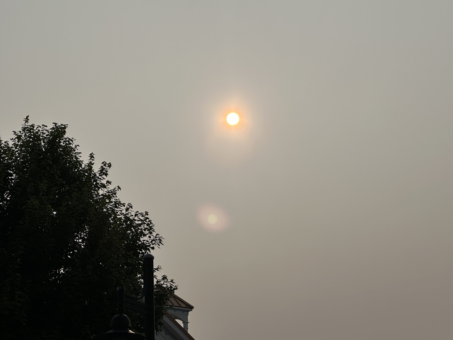 Smoke obscured sun 