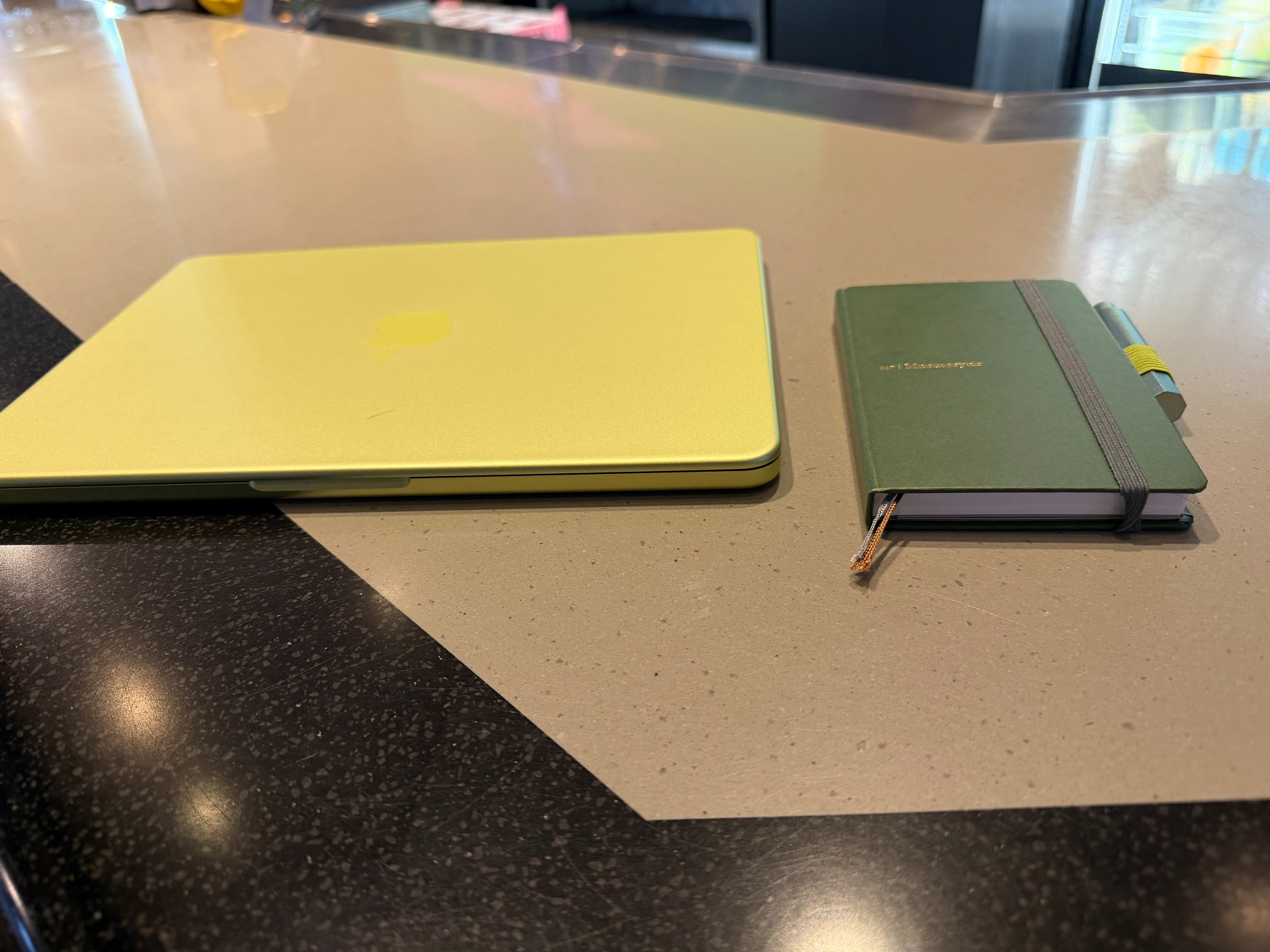 Apple Neo, notebook, pen 