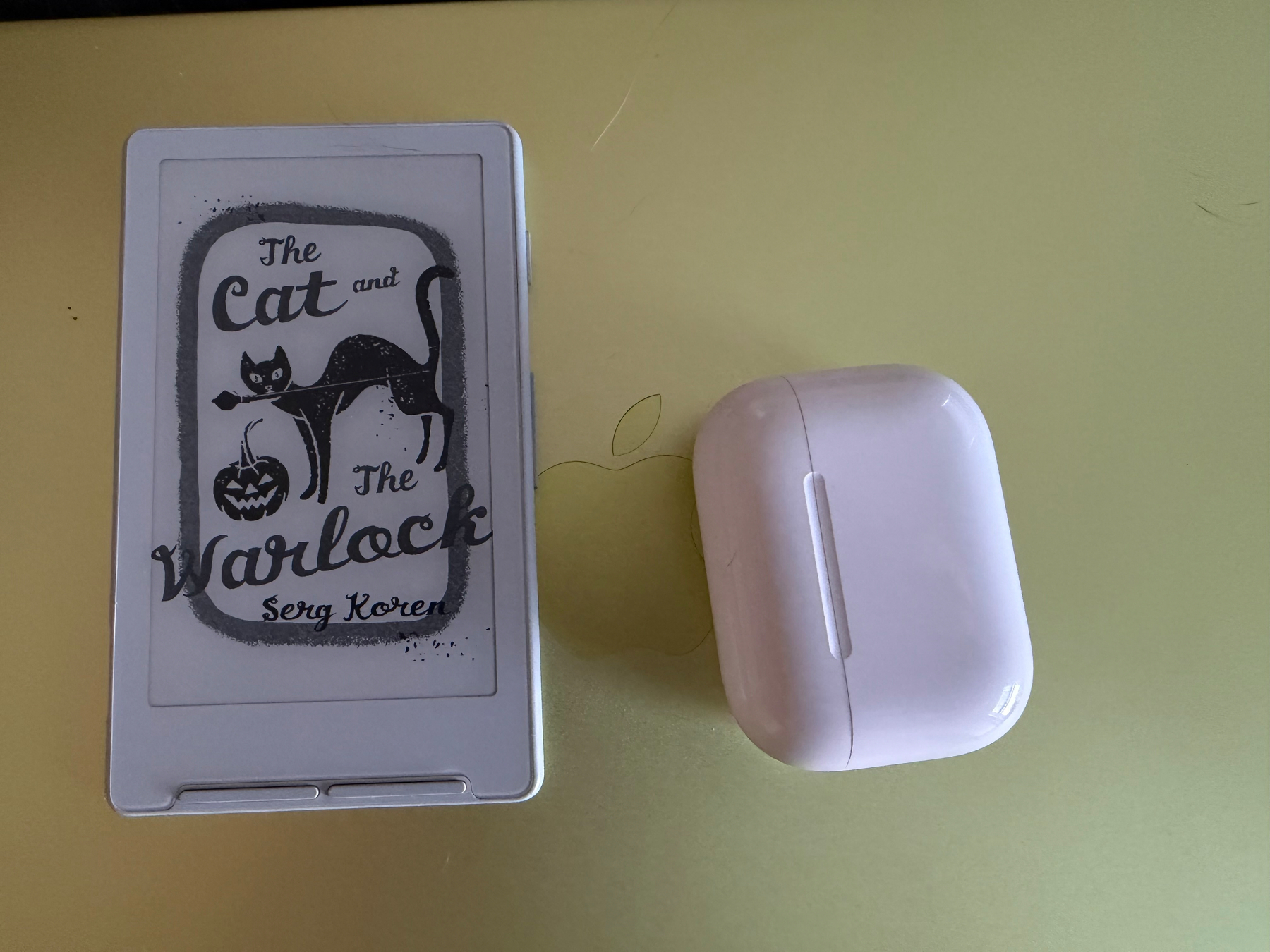 Xteink eReader and AirPod case 