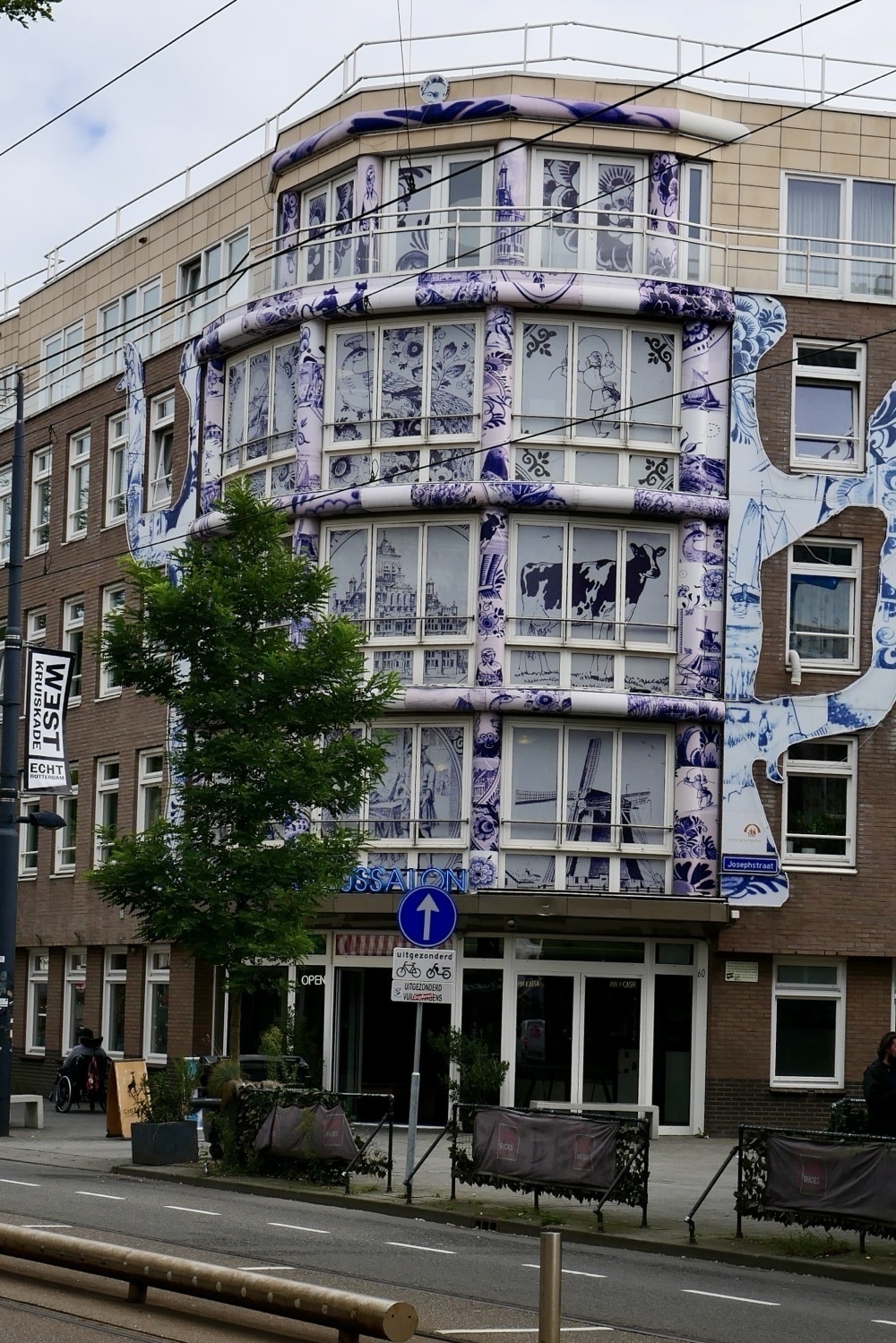 interesting facade in Delfshaven