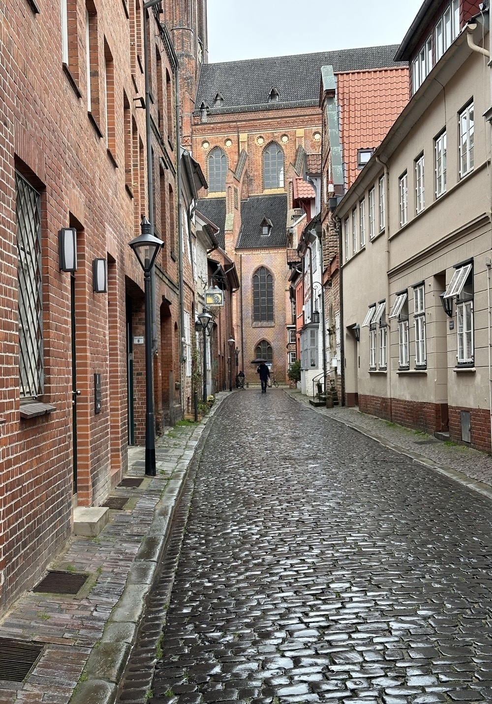 St Nicolai, seen through an alley
