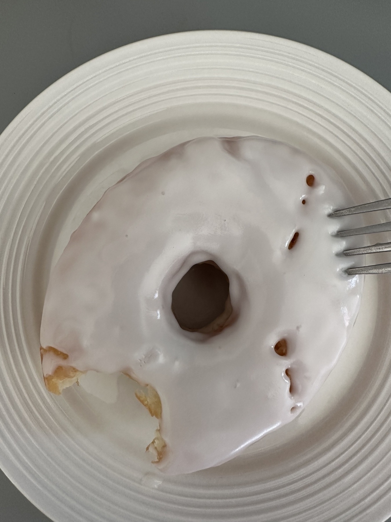 vanilla iced donut