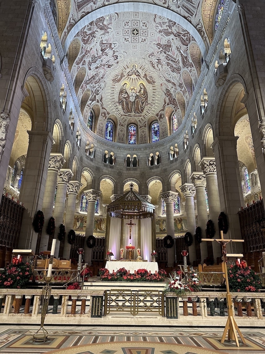 the altar and ceiling of the Ste Anne basilica, Quebec City