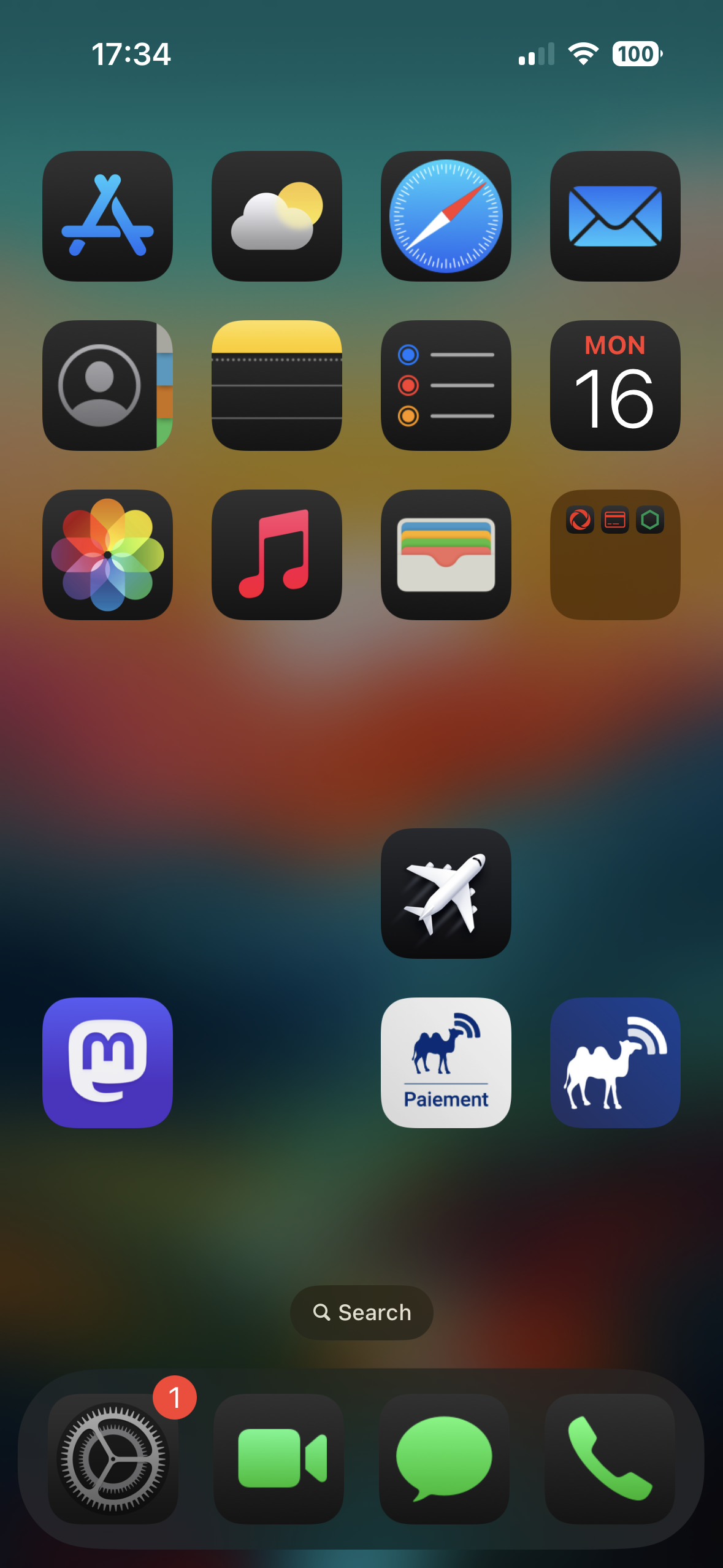 the home screen of my iphone in dark mode