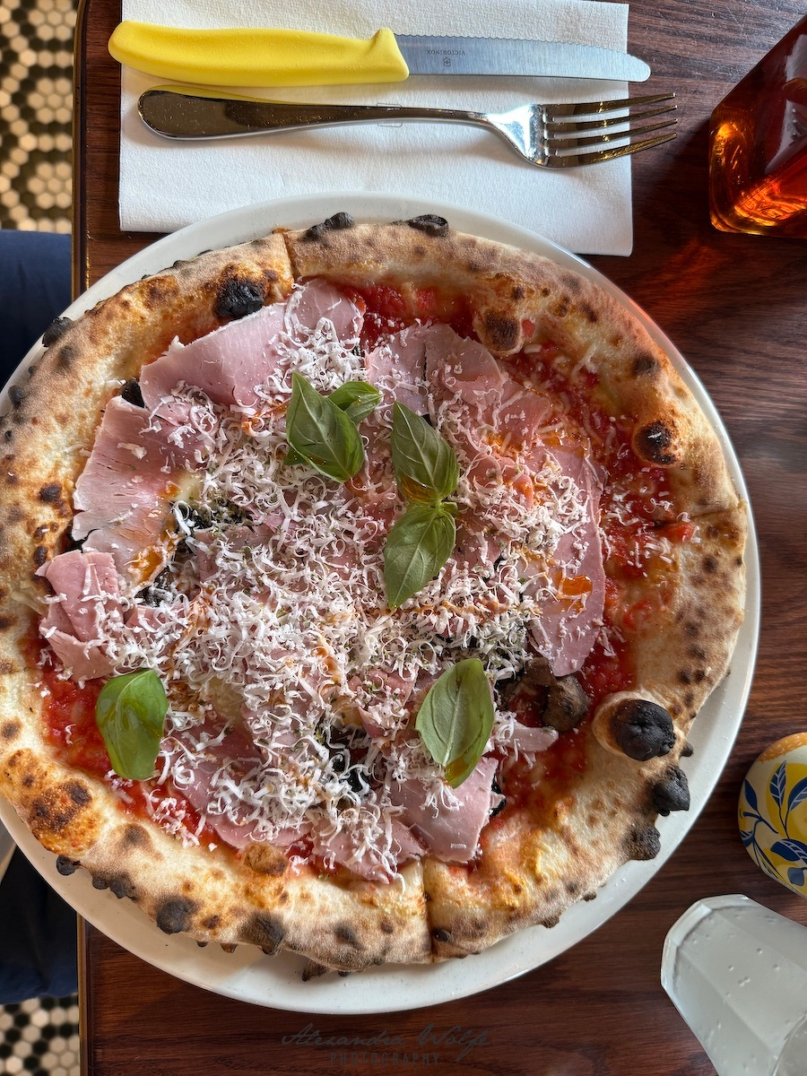 ham and mushroom pizza