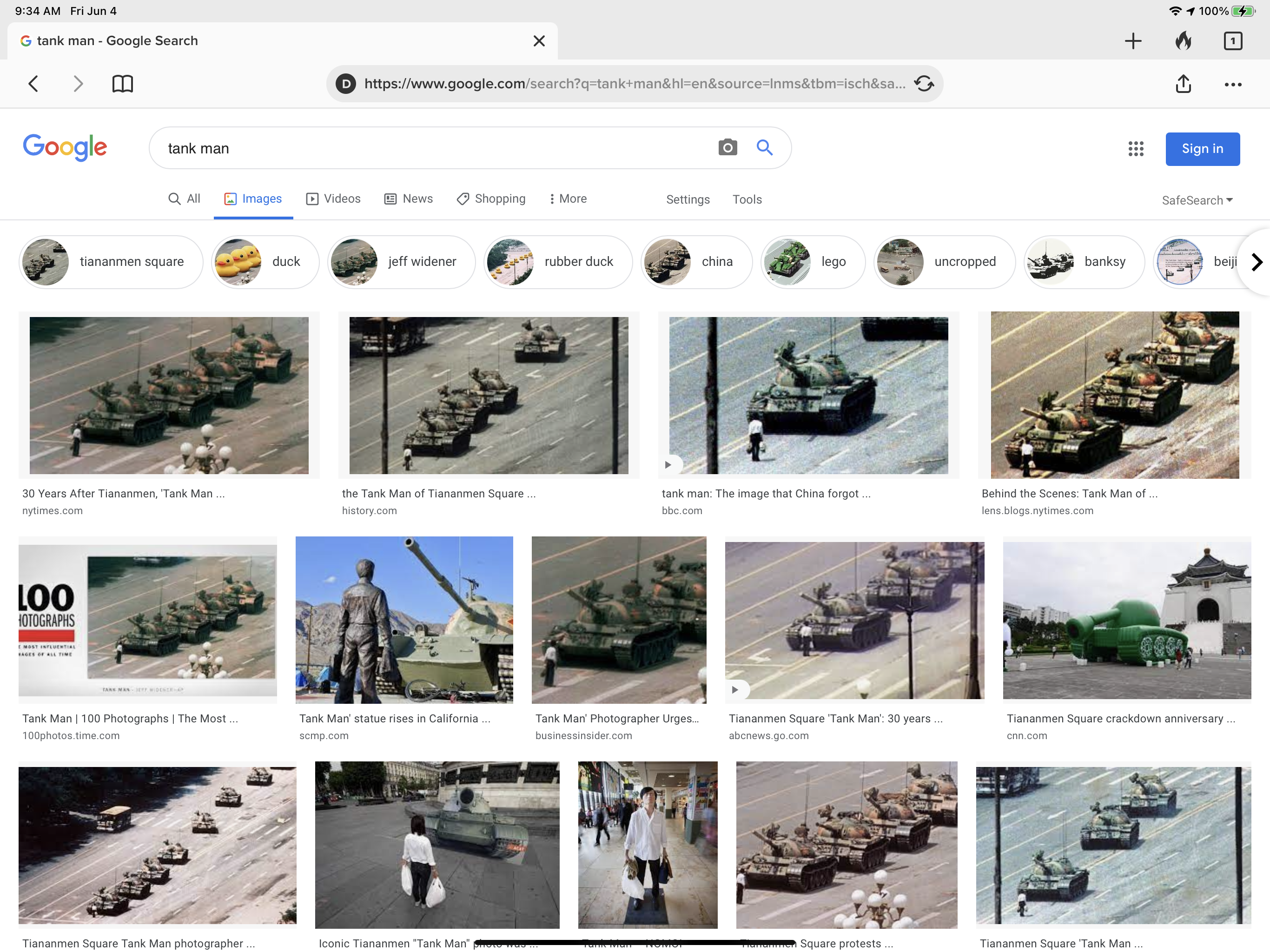 Google's default settings search result for "tank man"