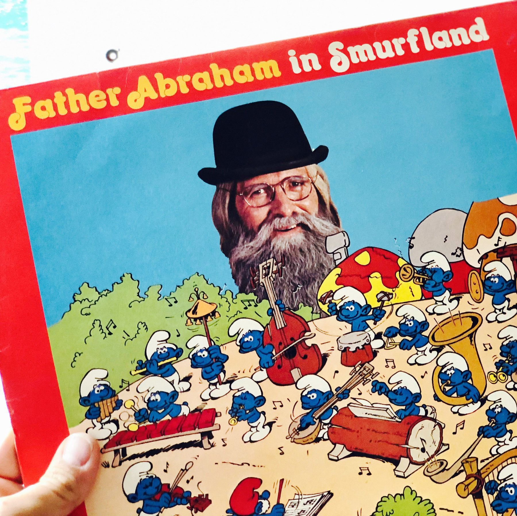 the sleeve of the 1978 album Father Abraham in Smurfland. 