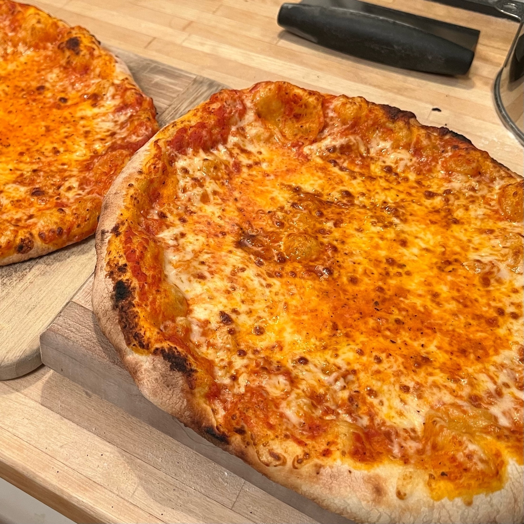 cooked cheese pizza