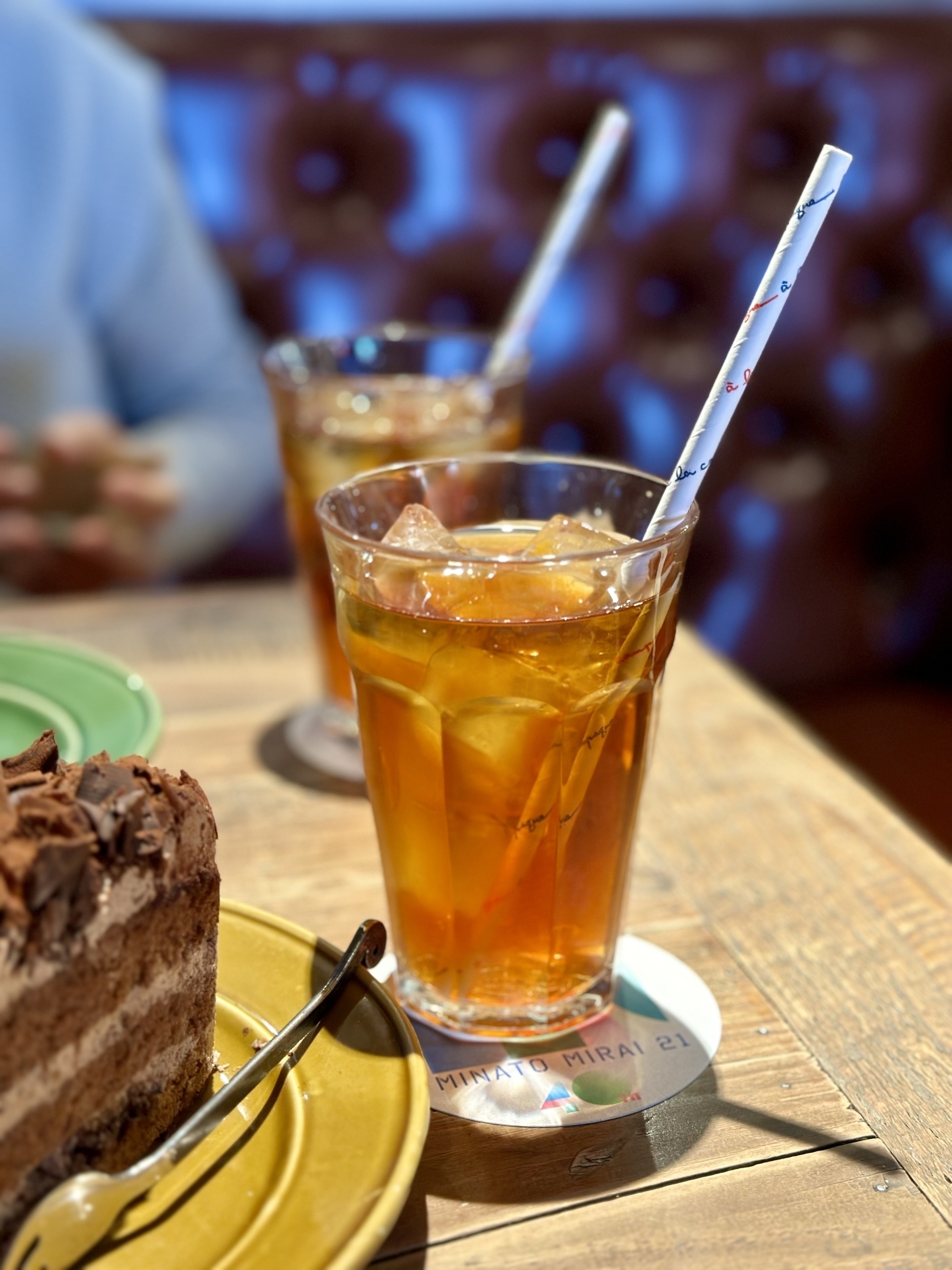 Photo of iced tea and cake from a café in Yokohama Japan