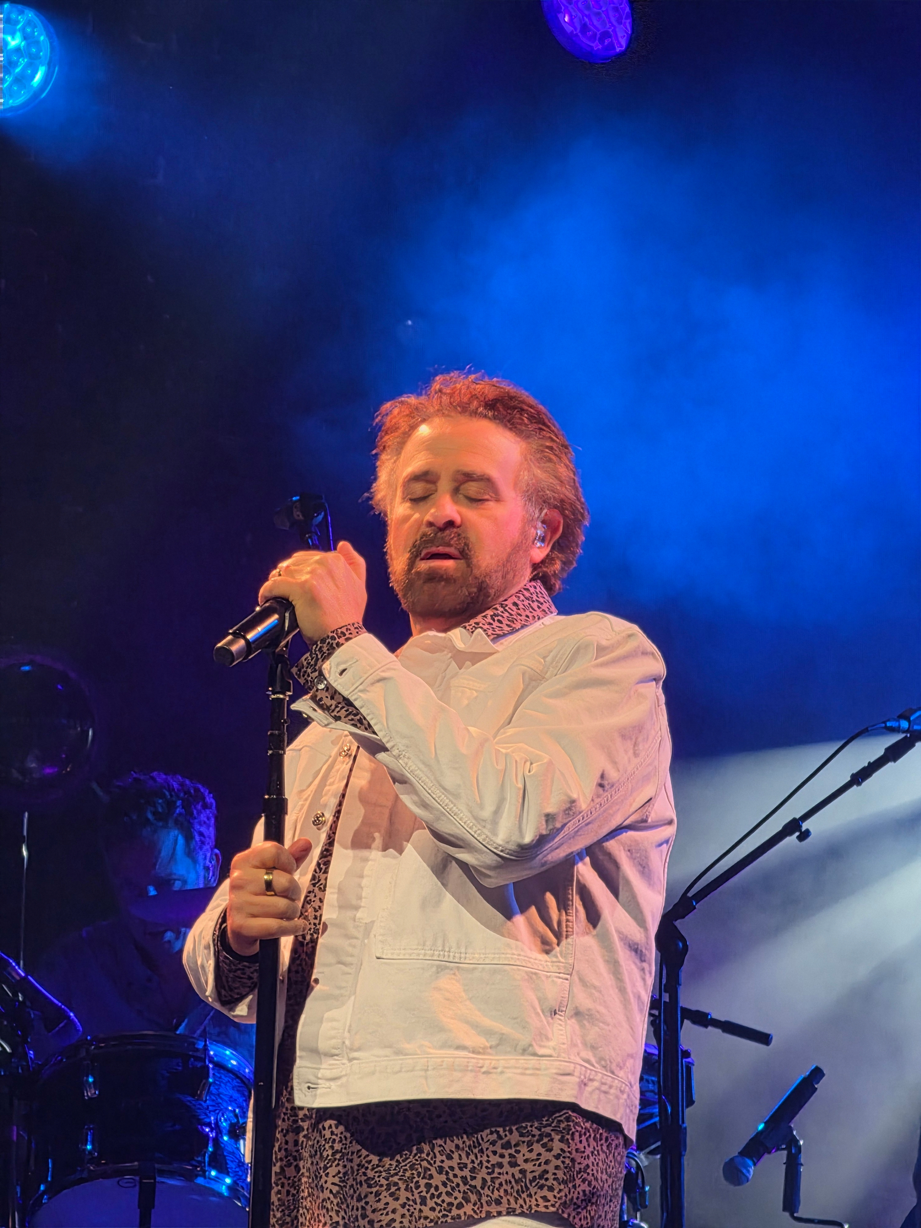 A zoomed in image of Adam Duritz from Counting Crows from the show at the Enmore Theatre