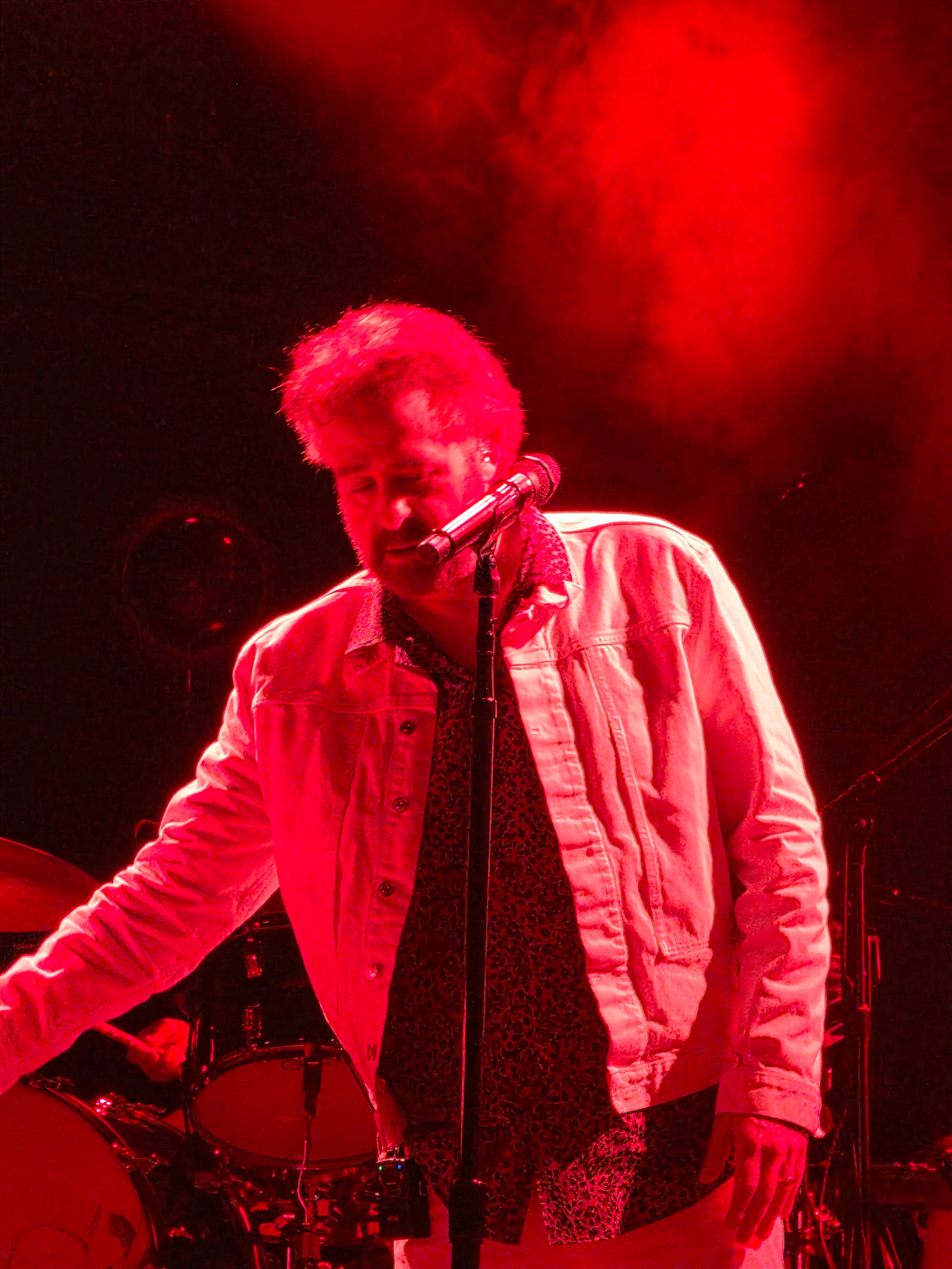 A zoomed in image of Adam Duritz from Counting Crows from the show at the Enmore Theatre