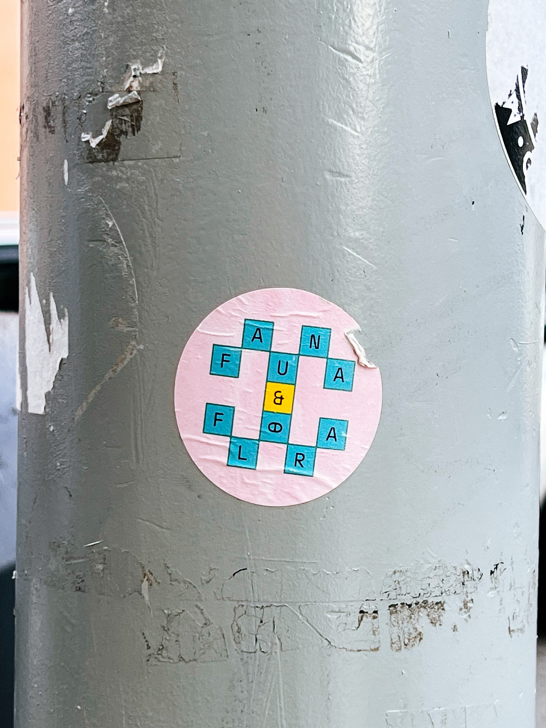 Sticker with the words “Fauna & Flora”. 