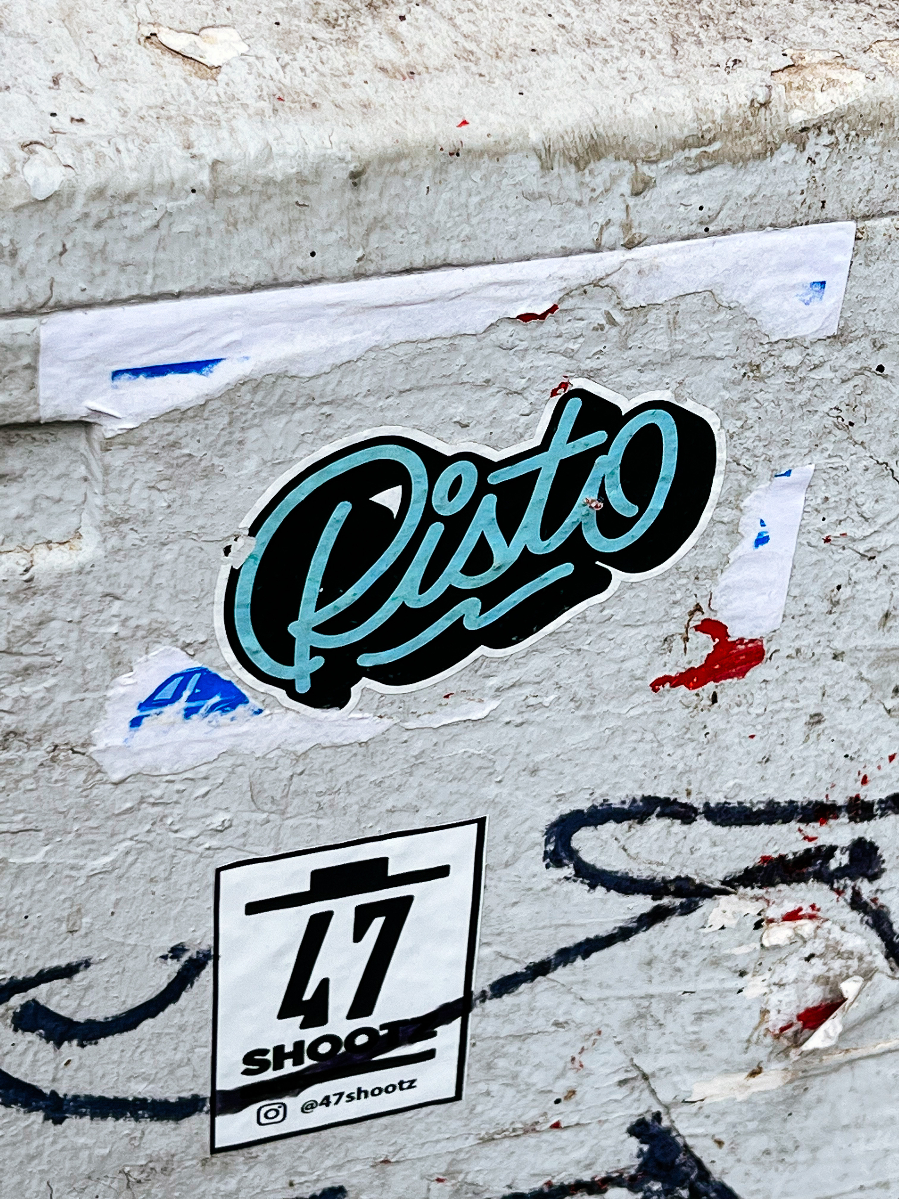 Sticker with the word “Risto”.