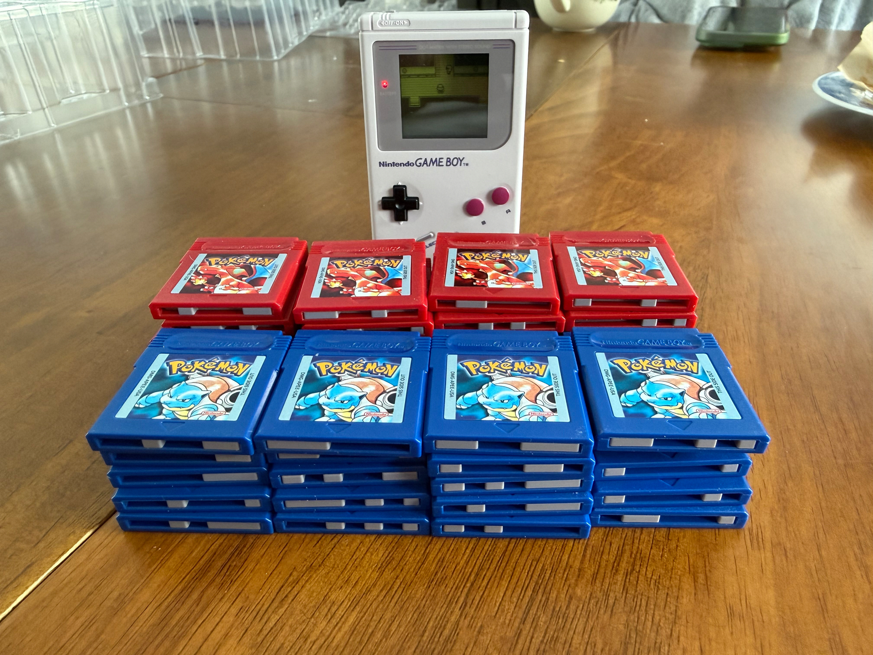 Pokemon Gameboy jukebox and its cartridges 