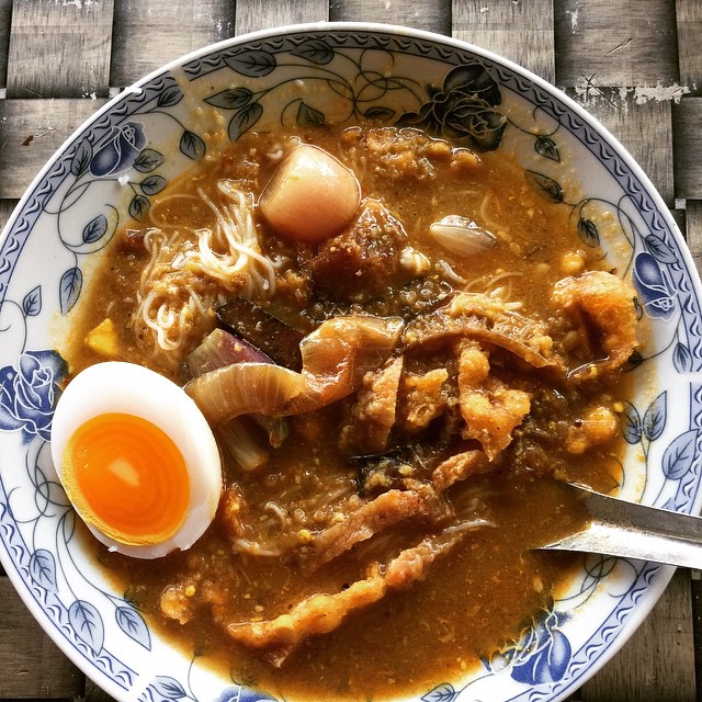 a photo of mohinga, a Burmese fish curry noodle soup usually eaten for breakfast