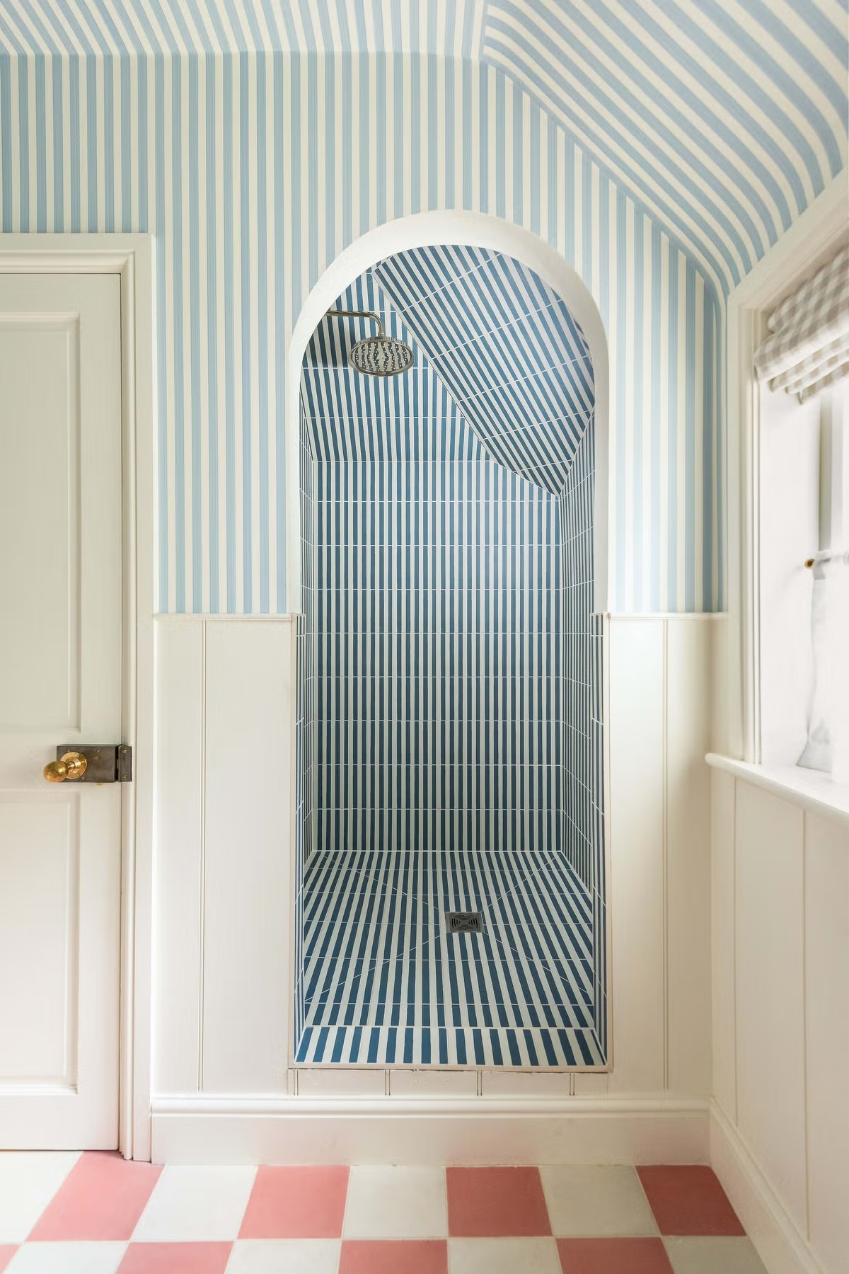 Striped arched doorless shower