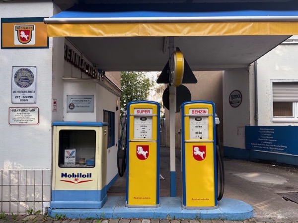 [Old gas station in Bonn, Germany, no longer operated as such.