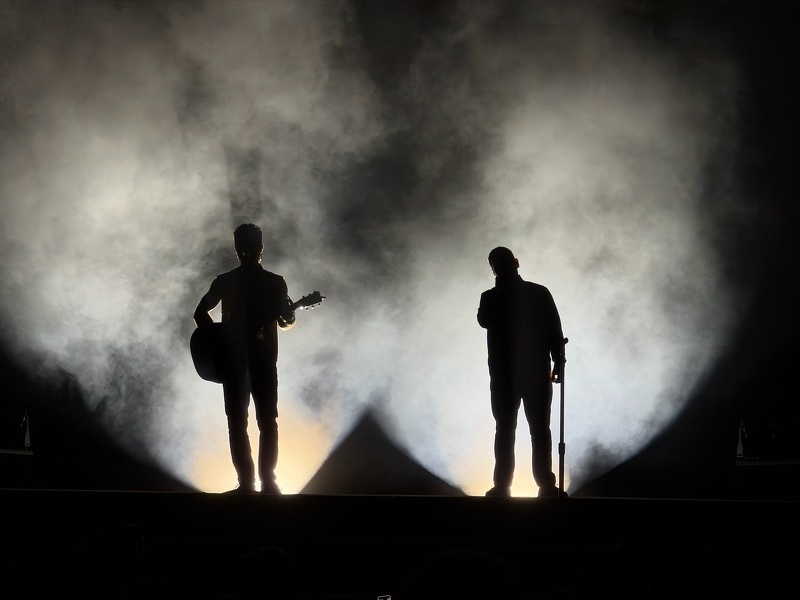 Photo of Dan + Shay in profile